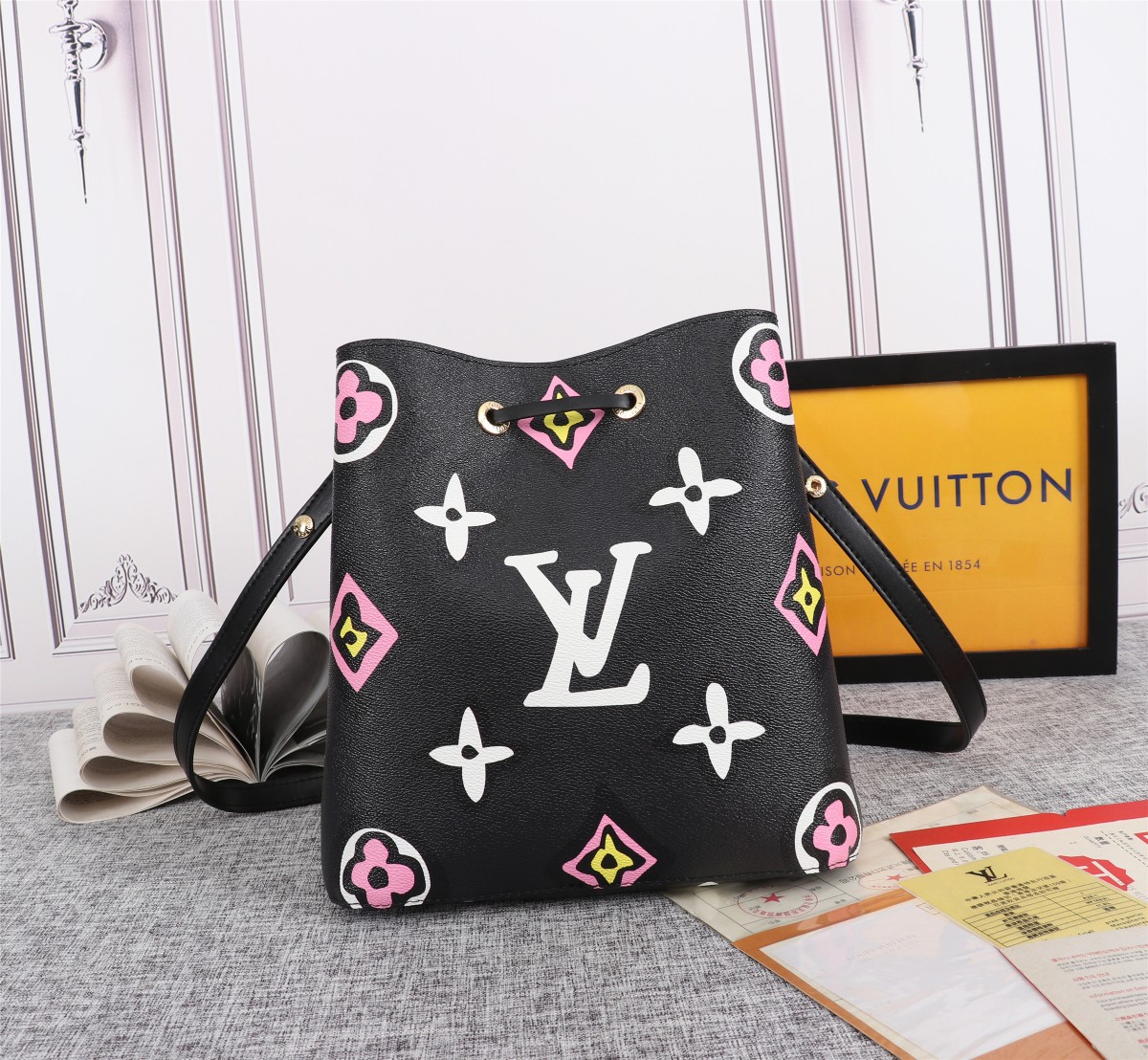 Louis Vuitton NeoNoe MM bucket bag Black/White Easybags19899